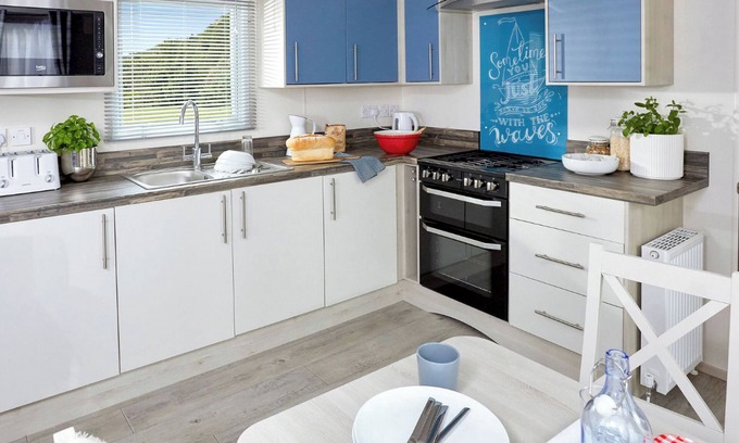 New Forest District House | New in 2020 - 12ft wide caravan with one double, two twin.