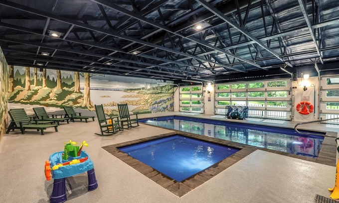 Dover Cabin | NEW *Indoor Pool* | Game Rm, Private Log Cabin - Fun for All Ages 4b/3b sleep 14
