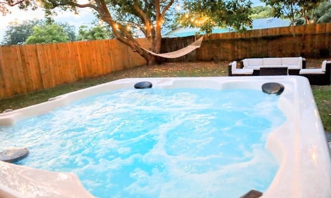 Southwest Orlando House | ✨NEW JACUZZI✨♨️🌊 MODERN HOME🏡 UNIVERSAL🎢 DISNEY🎡13 MIN NEAR INTERNATIONAL DR