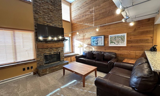 Lakeside Village Condo | NEW! Lakeside, spacious, modern 2BR - sleeps up to 8