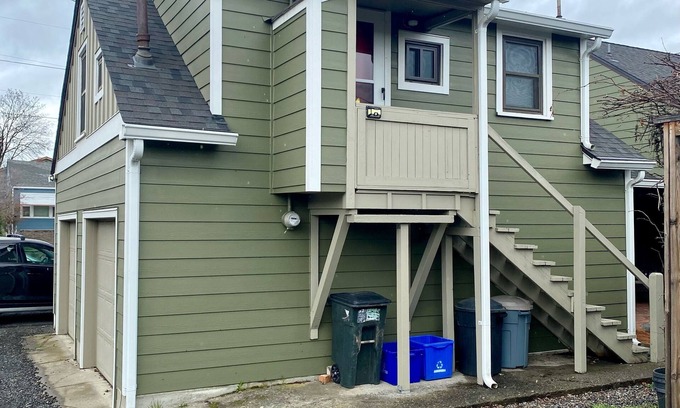 The Dalles Apartment | NEW Listing-AirBNB SuperHost-Private Apartment Oasis