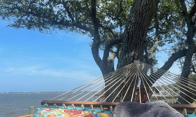 Colington Harbour Cottage | NEW LISTING: Breathtaking Waterfront Views w/Private Dock