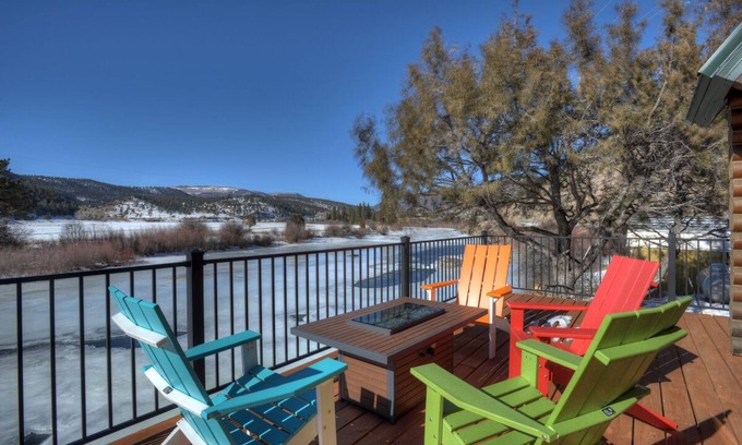 Rio Vista Estates House | New Listing! Cozy Cabin - 1,000 feet Rio Grande River Access/Fish/Golf/Ski
