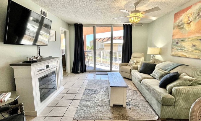 Gulf Shores Condo | NEW LISTING: Cute Family Friendly Condo in a Fantastic Location! Buena Vista