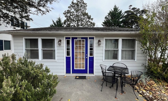 Rehoboth by the Sea Cottage | New Listing~ Cutest Little Cottage Ever in the Ocean Block
