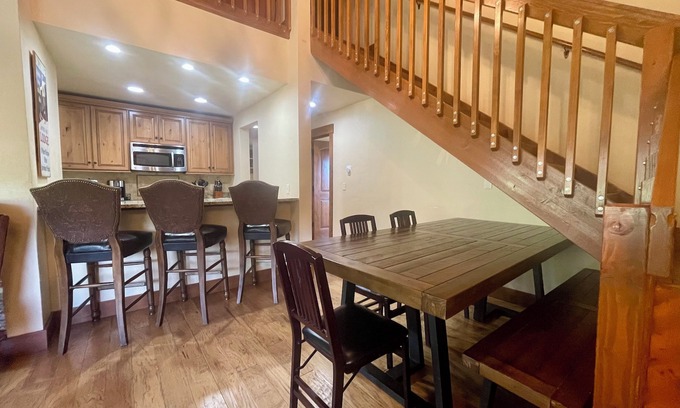 Historic District Condo | New Listing! Downtown. Top Floor Corner unit with views. Pool/Hot Tub