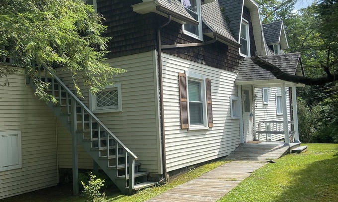 Eagles Mere Cottage | New Listing! Eagles Mere lakefront 6-bedroom 3-bath cottage
