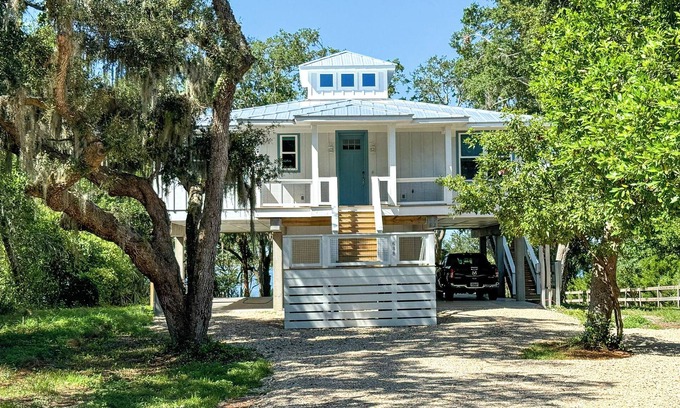 Alligator Point House | New Listing! Fiddlers By The Bay 3BR/2BA home with dock on the bay