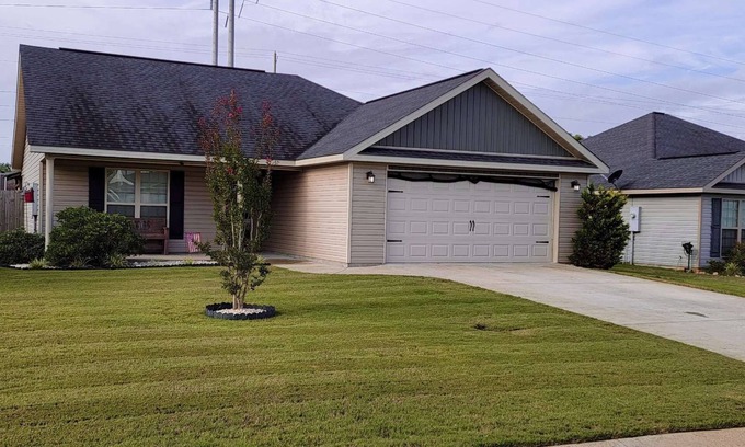 Houston County House | NEW LISTING - GREAT LOCATION! 3Br/2Ba