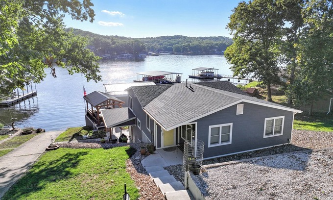 Gravois Mills House | New Listing! Lakefront 3BR/3BA N. Buck Creek Cove, Private Dock, Sleeps 12.