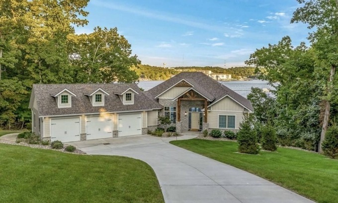 Osage Beach House | NEW LISTING Luxurious Lakefront Home in Prestigious Porta Cima Neighborhood