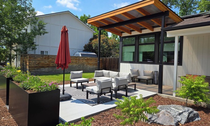 Arapahoe Ridge House | New Listing-Modern 4-bedroom house with Solar, AC and Steam Shower in Boulder,
