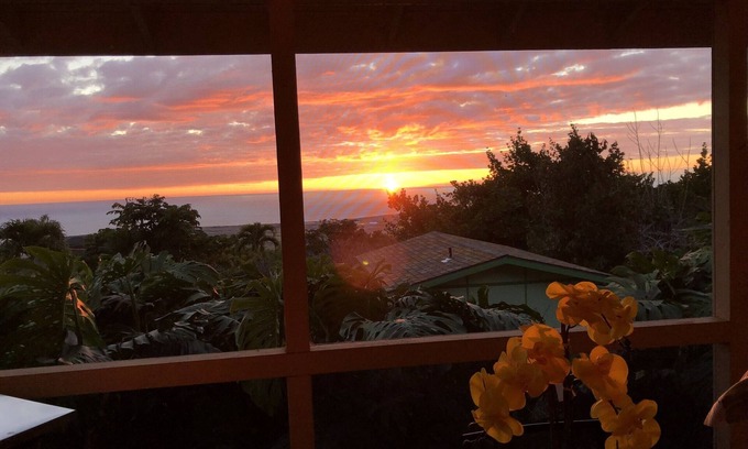 Kona Palisades House | New Listing: Spacious Suite for 4x with panoramic ocean view