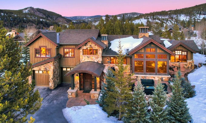 The Highlands Cabin | New! Long Ridge Lodge, Heavenly Views and Private Spa, Quiet Neighborhood.