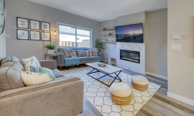 East Kootenay House | New Lux 4 Bedroom W/Arcade Games - Minutes to Hot Springs