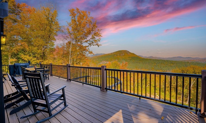 Sunday River Area House | New LUX Chalet w/HotTub +Sauna +Games+5min2Slopes