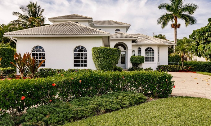 Coquina Sands House | NEW! Luxurious 4BR/4Ba house, large Pool & Garden by the Naples Beach Hotel !