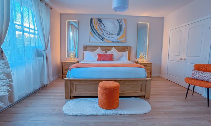 Elmsdale House | New luxurious suite near Halifax Airport.- Starz at Night