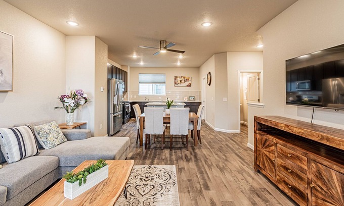 Eiber House | New LUXURY condo on lightrail line to downtown