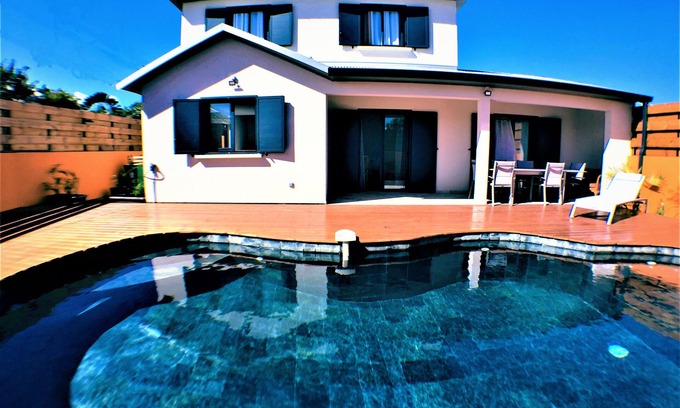 Concession Conde House | New luxury villa in St Pierre Reunion - Swimming pool- close to all amenities