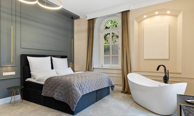 Innenstadt Apartment | NEW | LUXUS Suite | Center | Netflix | Boxspring