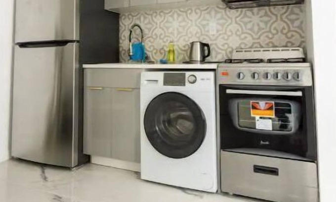 Historic Downtown Apartment | New, marble floors, mins fromNYC, families welcome