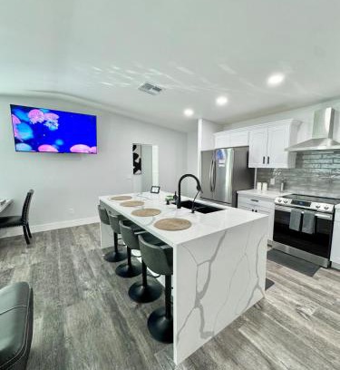 Camelback East House | New modern centralized and lux home in Phoenix