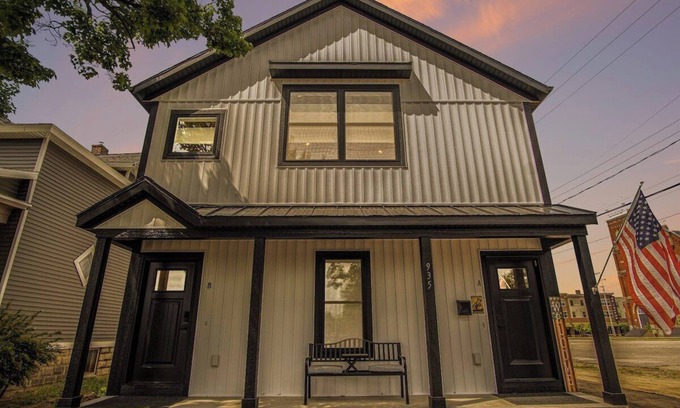 Nelson Apartment | New Modern Downtown Oasis