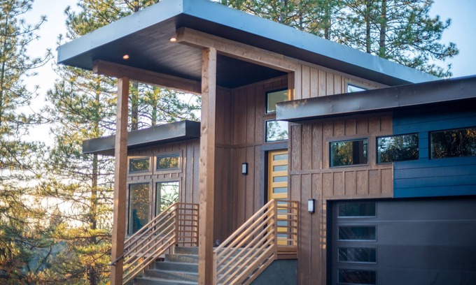 Placerville House | New Modern Home Sleeps 12