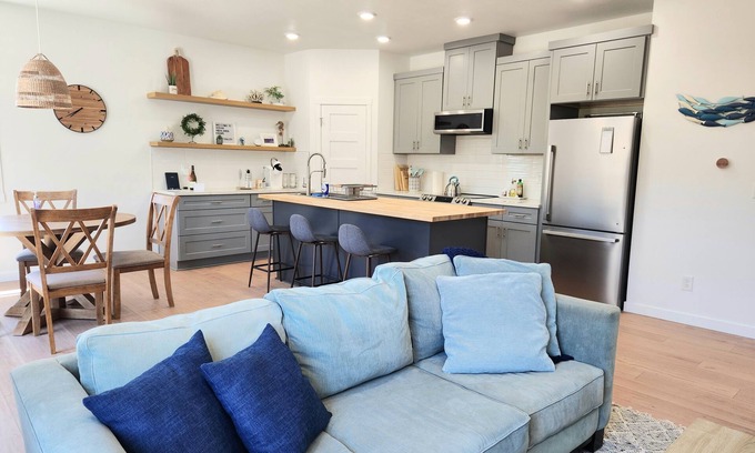 Netarts House | New Modern Ocean Highlands House