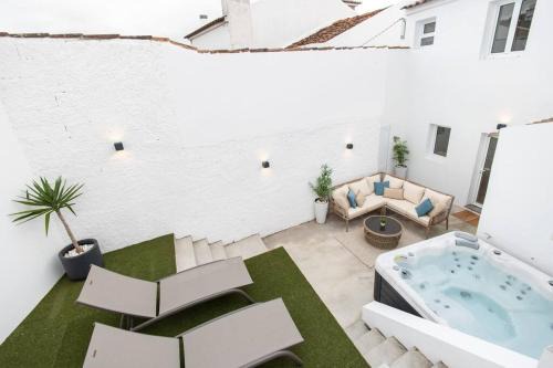 Lagoa House | NEW! Oceanfront Home with HotTub, Lagoa Sao Miguel Azores