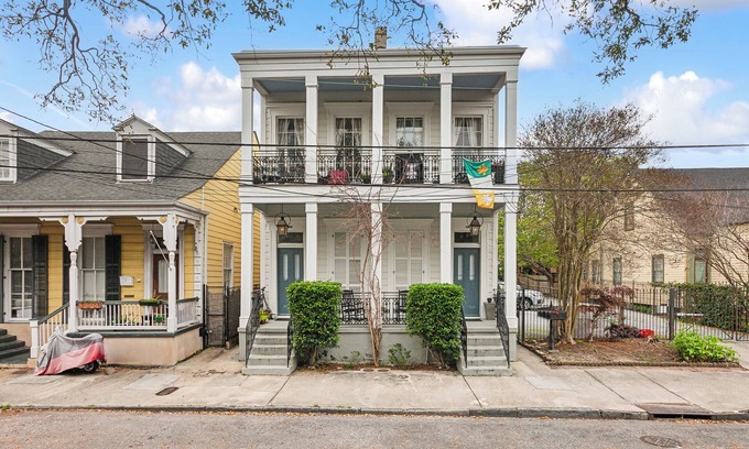 Lower Garden District Condo | New Orleans charm with Gated Parking!
