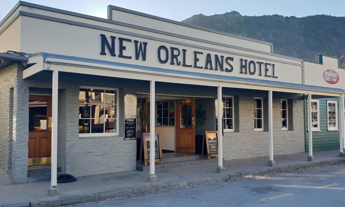 Arrowtown Hotel | New Orleans Hotel
