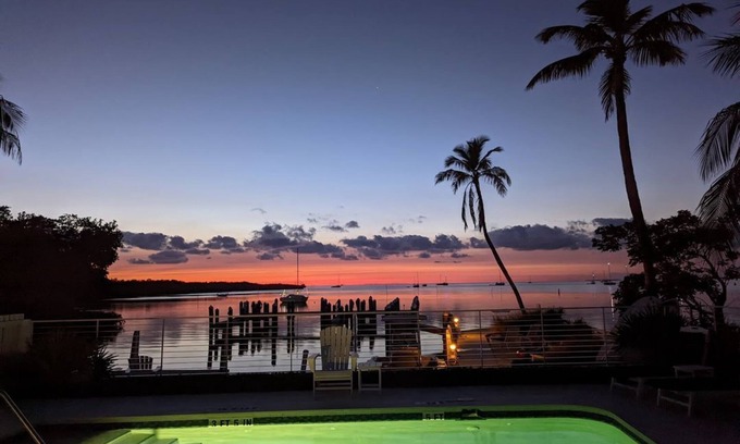 Islamorada House | New~Pools~Dock~Bikes~3 King Beds~Kayaks~EV charger