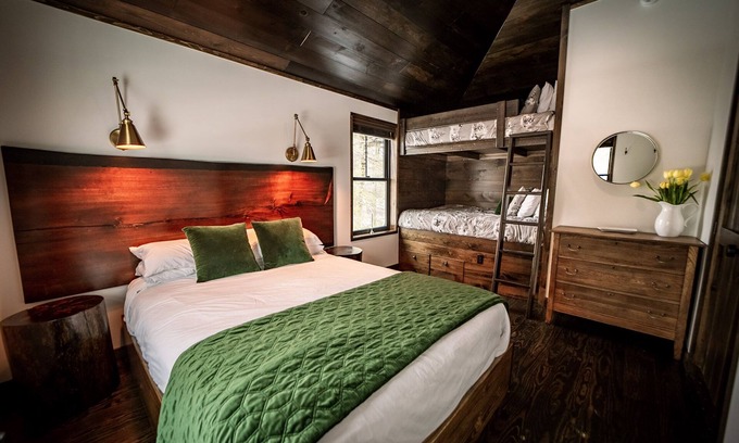 Speculator House | New Sauna & Walk to Village and Beach