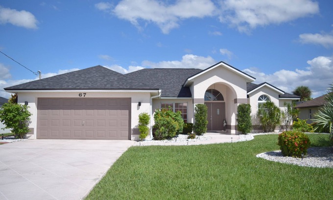 Pinehurst House | NEW! SEA STAR OASIS: ROTONDA WEST 3BD/2BTH HEATED POOL HOME! 18 MIN TO BEACH!