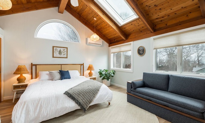 Rockport House | NEW Seaside Cottage Steps from the beach + Parking + Theater