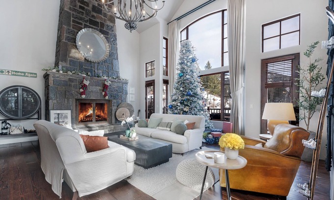 Whitefish Condo | New! Slopeside Ski in/ski out, private hot tub and sleeps 8