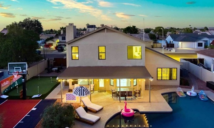 Peoria House | NEW Sportscourt|Huge Pool|Gameroom|Peoria Paradise