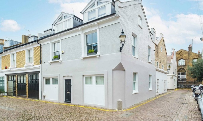 Abingdon House | NEW Stunning 5BD Kensington House