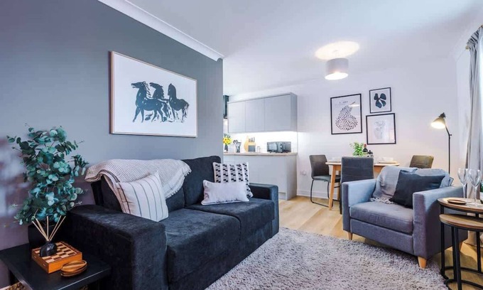 Crewe Apartment | New! Stunning Flat, Perfect for Business, sleeps 3