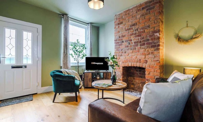 Chester House | NEW! Stylish home, amazing location, sleeps 6!