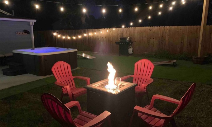 Johnson City House | NEW-The Bluebird- Bungalow w/Spa & Outdoor Living