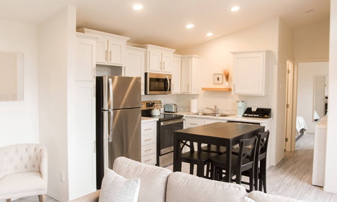 Valle House | NEW! THE RETREAT Ranch House - Only 20 minutes from the Grand Canyon