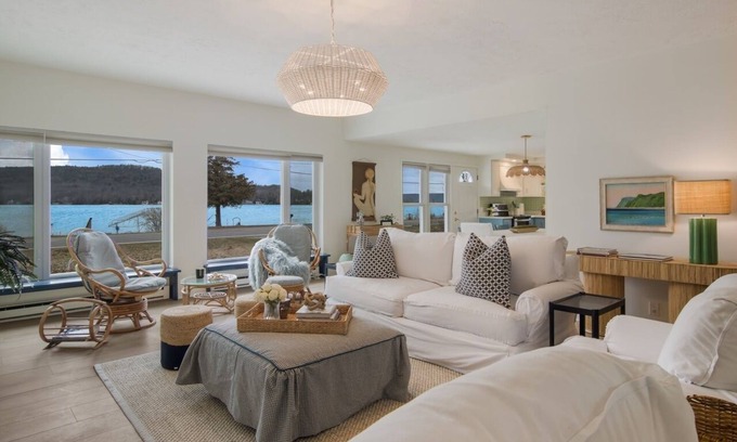 Glen Arbor Cottage | New-The Shaye Hideaway- Stylish cottage with private Little Glen Lake access