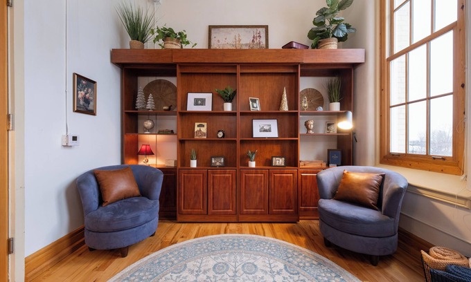 Traverse City Condo | NEW - The Vino Vista Retreat - A Historical stay in Traverse City, MI