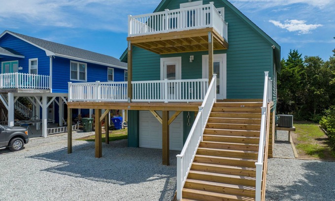 Surf City Cottage | New to VRBO and Just renovated! Heart of Surf City NC
