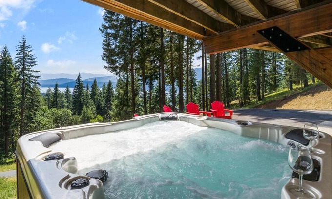 Cle Elum House | NEW! Views of CLE ELUM LAKE/MTN*NR*Suncadia* HOTTUB