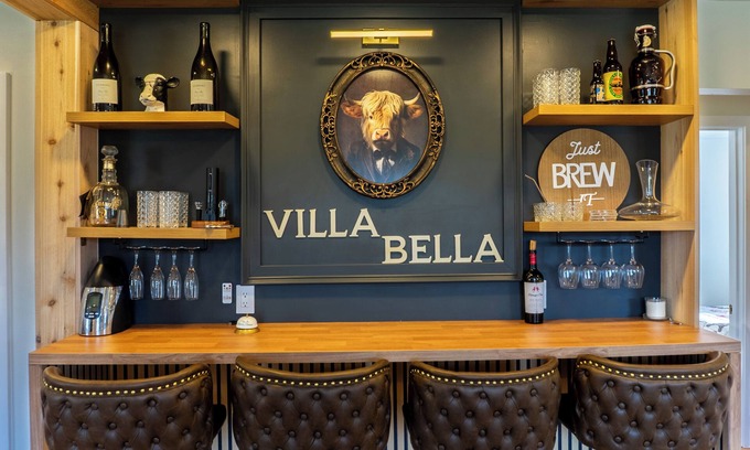 Hermann Other | NEW! Villa Bella Elegant Hermann Farmhouse with Wine Bar, Fire Pit &Trolley Ride