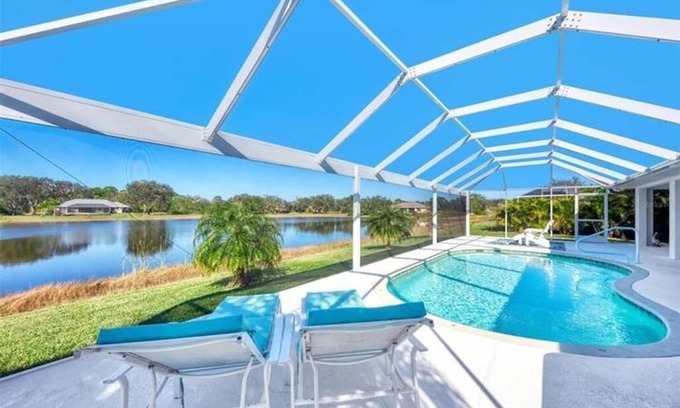 Rotonda Lakes Villa | New villa on the lake in beautiful nature